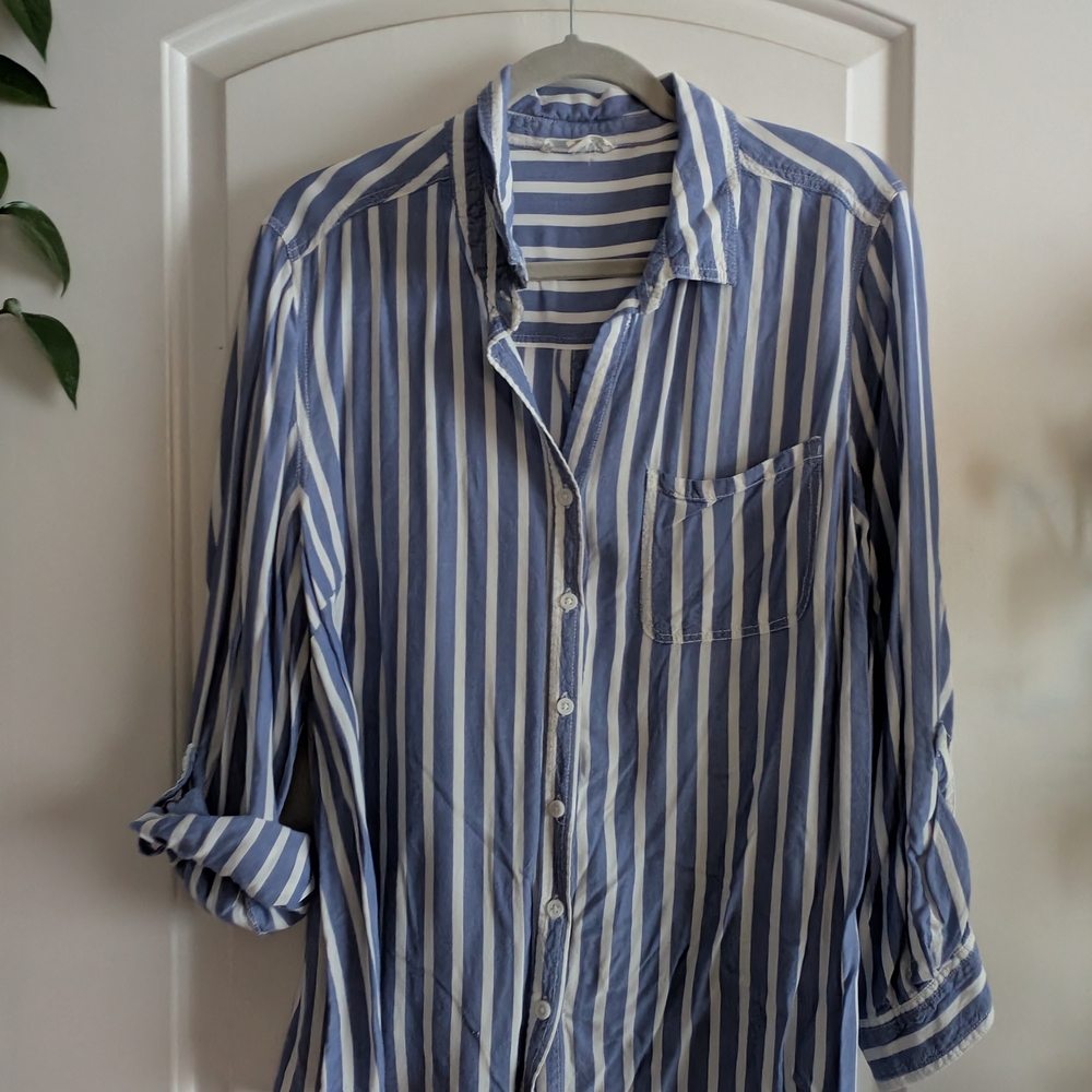 beachlunchlounge Men's Blue and White Striped Shirt